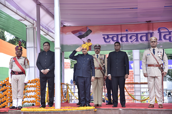 बस्तर जिले में गरिमामय और हर्षाेल्लास के साथ मनाया गया 79 वां स्वतंत्रता दिवस समारोह