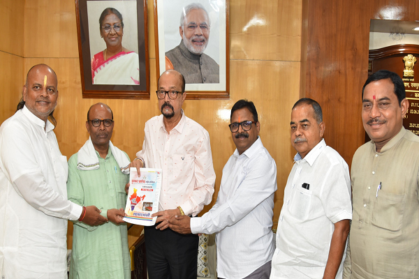  राज्यपाल श्री डेका से सहकार भारती संस्था छत्तीसगढ़ के महासचिव ने की सौजन्य भेंट