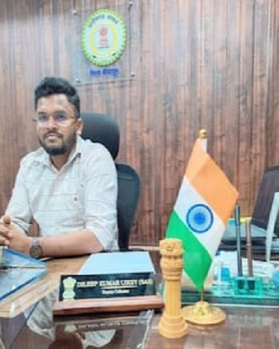  शादी का झांसा देकर डिप्टी कलेक्टर पर शारीरिक व आर्थिक शोषण का आरोप,