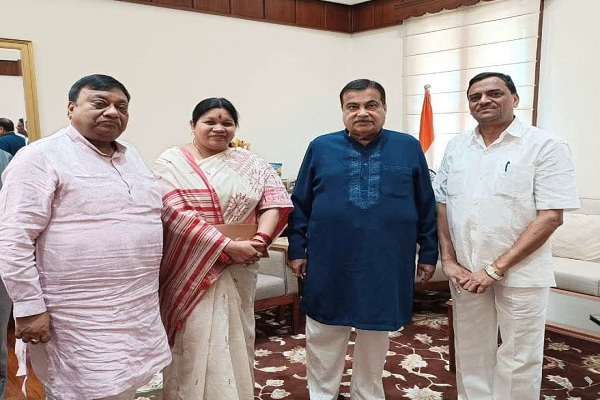 भटगांव में फोरलेन बायपास की मांग, सांसद जांगड़े ने केंद्रीय मंत्री गडकरी से की मुलाकात