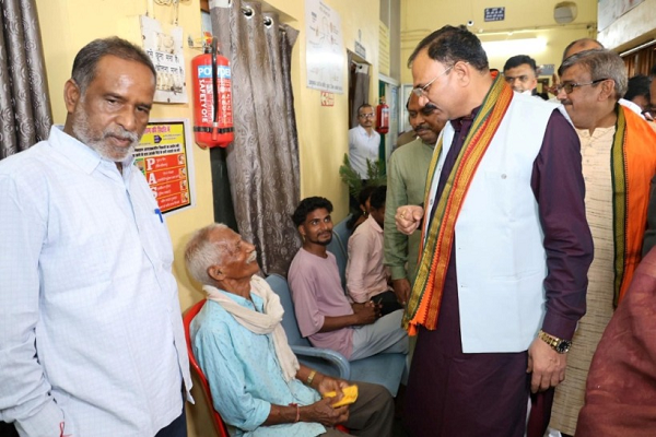 स्वास्थ्य मंत्री ने किया उपस्वास्थ्य केंद्र पुरूर का निरीक्षण
