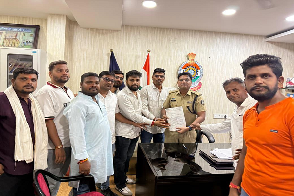 अवैध कबाड़ी संचालकों के खिलाफ कार्रवाई की मांग, युवा कांग्रेस ने सौंपा ज्ञापन