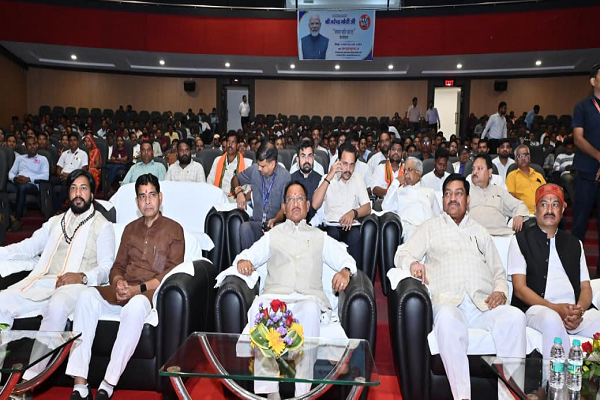 &lsquo;मन की बात&rsquo; की 125वीं कड़ी का मुख्यमंत्री श्री विष्णु देव साय सहित मंत्रियों और नागरिकों ने किया श्रवण