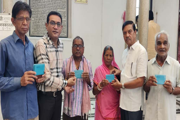 पर्युषण पर्व के दौरान जैन संवेदना ट्रस्ट ने सौंपा 8125वां श्रवण यन्त्र