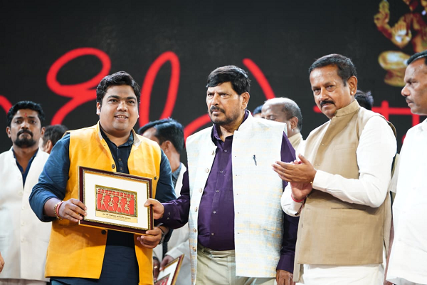 चक्रधर समारोह 2025: काव्य संध्या में गूंजा हास्य, वीर रस और व्यंग्य का संगम