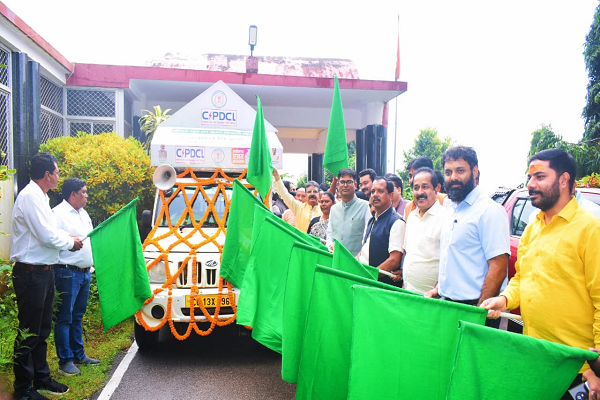  वित्त मंत्री श्री ओ.पी. चौधरी ने पीएम सूर्य घर मुफ्त बिजली योजना के प्रचार-प्रसार रथ को हरी झंडी दिखाकर किया रवाना