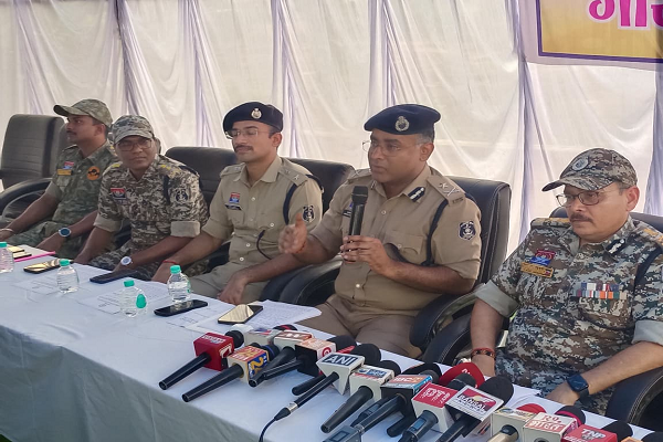 गरियाबंद में सुरक्षाबलों की ऐतिहासिक जीत : 5.22 करोड़ के इनामी 10 नक्सली मारे गए, माओवादी संगठन को गहरा झटका
