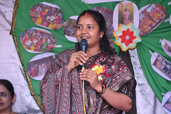 मंत्री श्रीमती लक्ष्मी राजवाड़े ने सरगुज़ा प्रवास के दौरान विभिन्न संस्थाओं का किया निरीक्षण