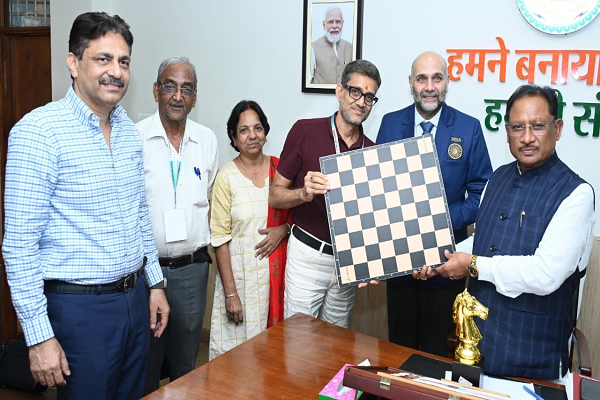  मुख्यमंत्री श्री साय से ग्रैंडमास्टर प्रवीण महादेव थिप्से ने की सौजन्य भेंट