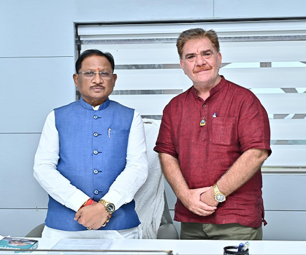  मुख्यमंत्री श्री विष्णु देव साय से हार्टफुलनेस संस्थान के डायरेक्टर श्री चावला ने की सौजन्य भेंट