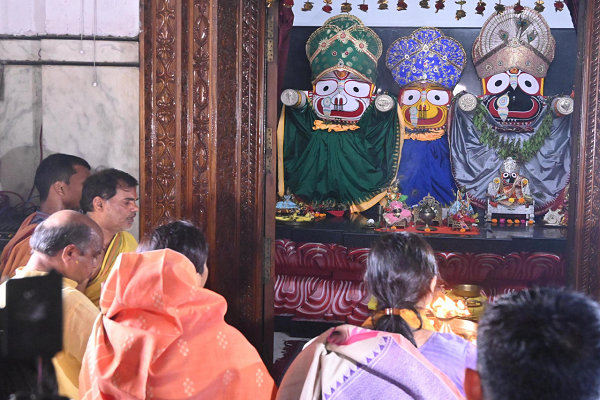  केंद्रीय मंत्री श्रीमती अन्नपूर्णा देवी ने रायपुर में भगवान जगन्नाथ का किया दर्शन