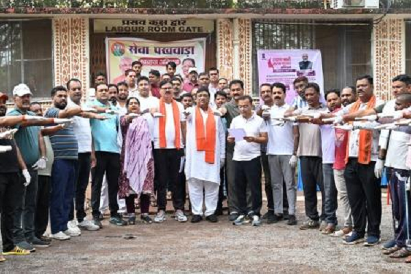  कलेक्टर महोबे ने जिले में सेवा पखवाड़ा अंतर्गत स्वच्छता अभियान का किया शुभारंभ