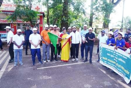 विधायक रायमुनि भगत ने मैराथन दौड़ को हरी झंडी दिखाकर किया रवाना