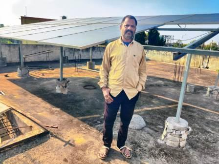 पीएम सूर्य घर मुफ्त बिजली योजना से बेमेतरा के धनेश गुप्ता बने मिसाल