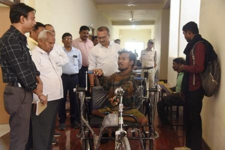 दिव्यांगजनों को कलेक्टर जनदर्शन में मिली राहत- तत्काल प्रदान की गई ट्राईसाईकिल