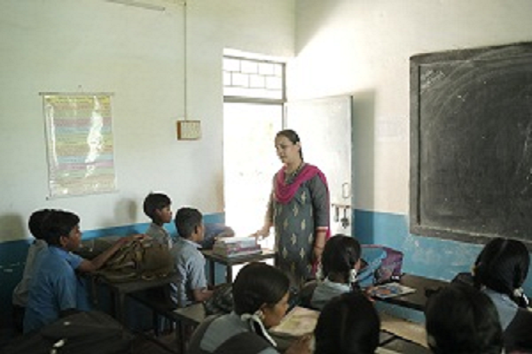 युक्तियुक्तकरण से गांव के विद्यार्थियों की पढ़ाई हुई बेहतर