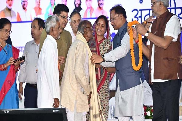 वृद्धजनों के सम्मान और कल्याण के लिए सरकार प्रतिबद्ध : मुख्यमंत्री श्री विष्णु देव साय