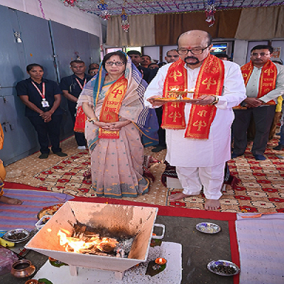 राज्यपाल श्री डेका ने विजयादशमी के अवसर पर राजभवन में शस्त्र पूजन और हवन किया