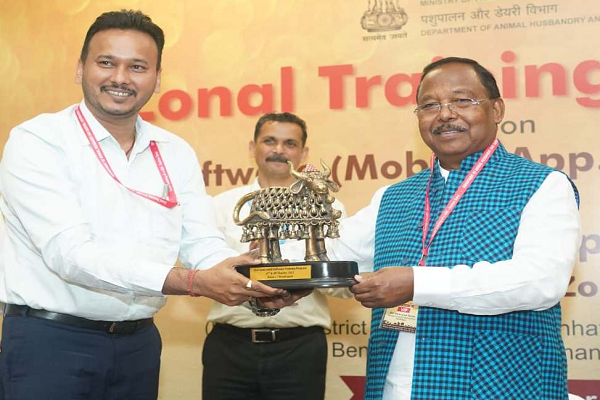 पशुपालन और डेयरी उद्योग से आत्मनिर्भर भारत के लक्ष्य को आगे बढ़ाएंगे: मंत्री श्री रामविचार नेताम