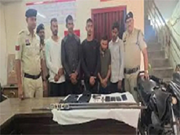 डकैती के प्रयास में एनएसयूआई नगर अध्यक्ष सहित पांच गिरफ्तार