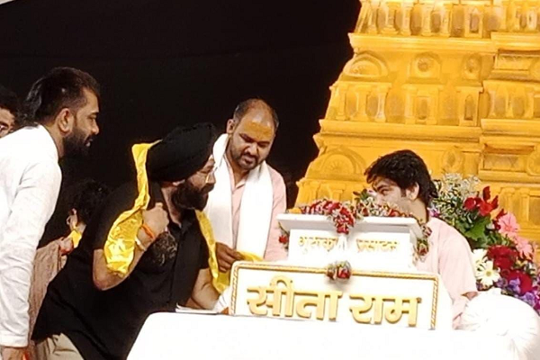 श्री हनुमंत कथा में शामिल हुए ग्रैंड ग्रुप के चेयरमैन गुरुचरण सिंह होरा