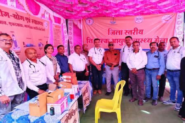 रजत जयंती : विश्व बालिका दिवस पर स्वास्थ्य विभाग ने की शिविर का आयोजन