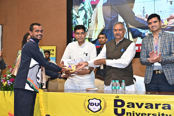  एक पृथ्वी, एक स्वास्थ्य&rsquo; का संदेश - योग से विश्व कल्याण की ओर भारत - राजस्व मंत्री श्री टंक राम वर्मा