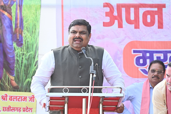 हम सभी एक किसान परिवार के हैं आपकी समस्याओं के हल के लिए हम प्रतिबद्ध: मंत्री श्री गजेंद्र यादव