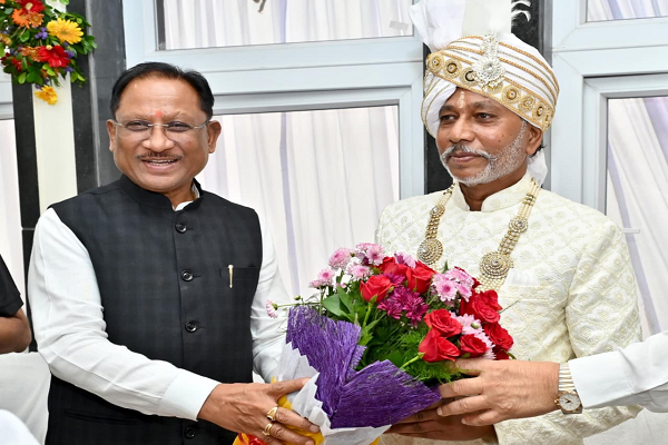 मुख्यमंत्री श्री साय गुरु खुशवंत साहेब के गृहप्रवेश कार्यक्रम में हुए शामिल