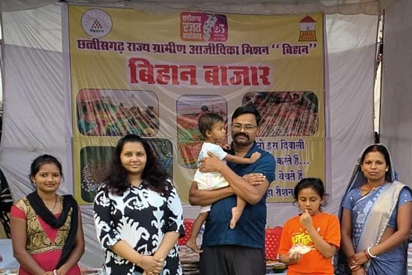  ग्रामीण महिलाओं के हुनर को मिला मंच