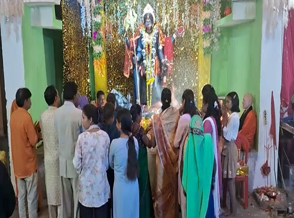 भटगांव में 9 दिनों तक होती है माँ काली की विशेष पूजा, जानें मूर्ति स्थापना के पीछे का रहस्य...