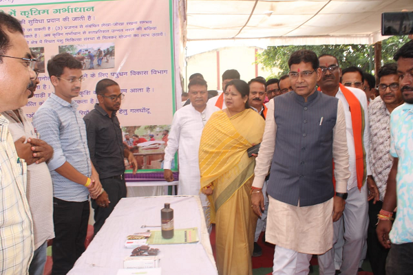  'किसान हैं विकसित भारत की रीढ़, तिलहन उत्पादन से बढ़ेगी आत्मनिर्भरता' &mdash; मंत्री श्री टंक राम वर्मा