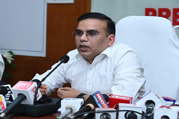  प्रेस विज्ञप्ति : छत्तीसगढ़ में मतदाता सूची के गहन पुनरीक्षण का शुरुआत! राजनीतिक दलों के साथ सीईओ ने की महत्वपूर्ण बैठक तथा विभिन्न मीडिया संस्थानों के साथ प्रेस वार्ता