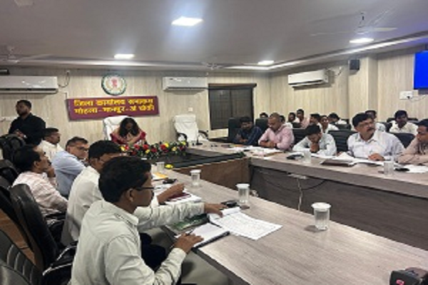 कलेक्टर ने ली जिला जल एवं स्वच्छता मिशन की समीक्षा बैठक