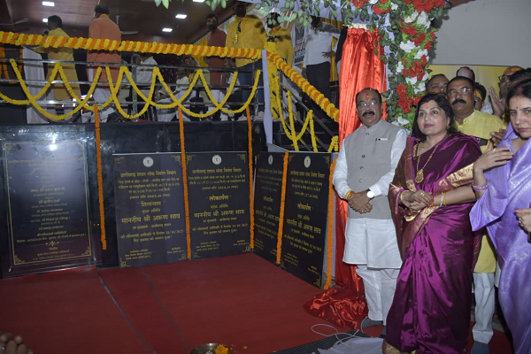 उप मुख्यमंत्री श्री अरुण साव ने लोरमी के भव्य मानस मंच के जीर्णोद्धार कार्य का किया लोकार्पण