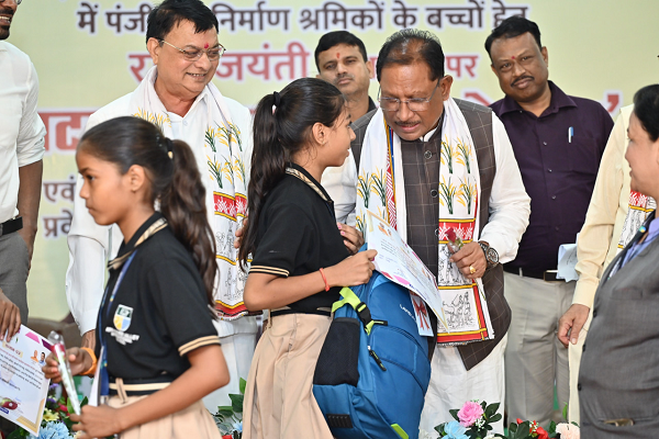 विशेष लेख :राज्य सरकार के प्रयासों से श्रमिकों के जीवन में आ रहा है बदलाव