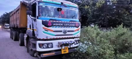 मुरूम का क्षमता से अधिक मात्रा में परिवहन पर कार्रवाई, 4 हाइवा वाहन जप्त