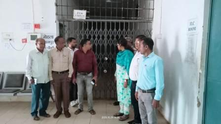 कलेक्टर प्रजापति ने की वेयरहाउस का निरीक्षण, राजनैतिक दल के प्रतिनिधि रहें मौजूद