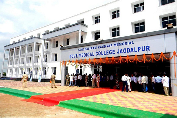 बस्तर जिले में 25 वर्षों में स्वास्थ्य सुविधाओं का उल्लेखनीय विकास, स्वास्थ्य क्रांति से लाखों जीवन हुए सुरक्षित