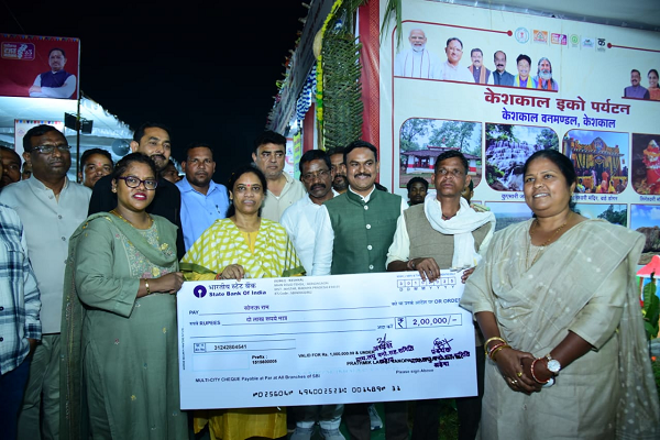 छत्तीसगढ़ रजत महोत्सव : जिला स्तरीय राज्योत्सव समारोह का हुआ भव्य शुभारंभ