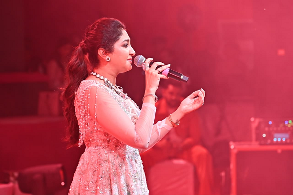 सुर, संगम और समर्पण से सजी रजत महोत्सव की संध्या