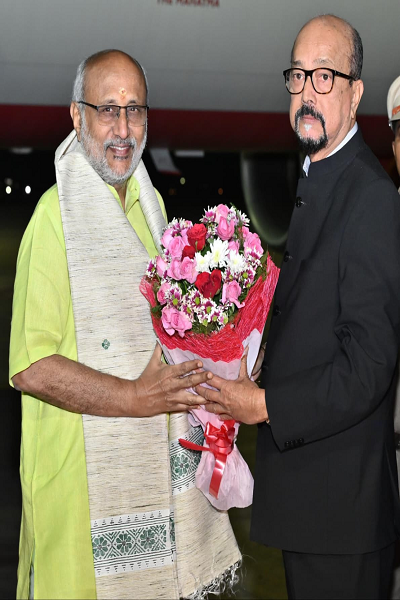  उपराष्ट्रपति श्री सी. पी. राधाकृष्णन का राज्यपाल श्री रमेन डेका और मुख्यमंत्री श्री विष्णुदेव साय ने स्वामी विवेकानंद विमानतल पर किया आत्मीय स्वागत