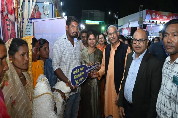  गरियाबंद में हर्षाेल्लास से हुआ राज्योत्सव समारोह का समापन