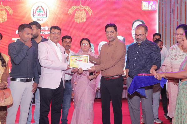  मुख्यमंत्री शिक्षा गौरव अलंकरण के तहत शिक्षादूत पुरस्कार से सम्मानित हुए - अशोक टोण्डे