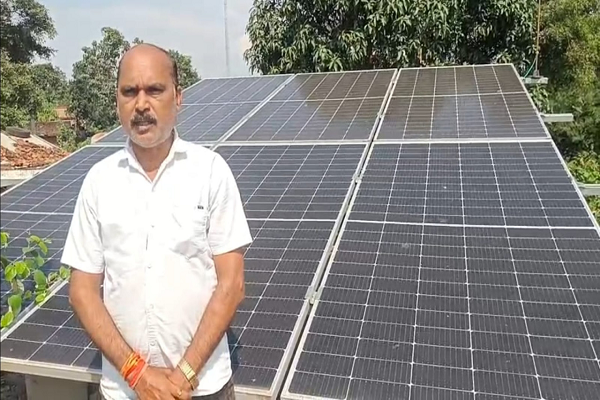सौर ऊर्जा से आत्मनिर्भर बने सरपंच दीनू राम
