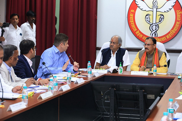 स्वास्थ्य मंत्री श्री श्याम बिहारी जायसवाल ने पंडित नेहरू चिकित्सा महाविद्यालय और डीकेएस अस्पताल के स्वशासी समिति के सामान्य सभा की ली बैठक, लिए कई महत्वपूर्ण निर्णय