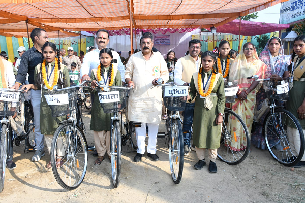 निशुल्क सरस्वती सायकल योजना बेटियों के शिक्षा की गुणवत्ता में सहायक बनी - विनय साहू