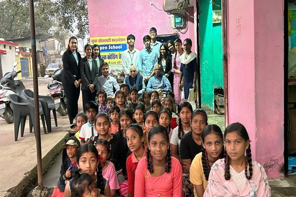 एमिटी यूनिवर्सिटी छात्रों ने सुधा ओपन स्कूल में मनाई सरदार पटेल की 150वीं जयंती