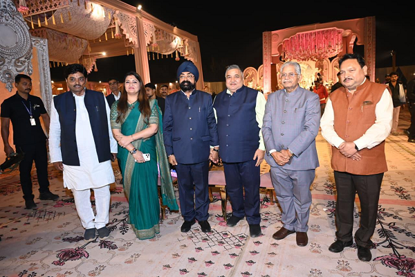 पर्यटन मंत्री राजेश अग्रवाल क्रेडा के अध्यक्ष श्री भूपेंद्र सवन्नी जी की सुपुत्री एवं भाजपा नेता श्री शिवरतन शर्मा जी के सुपुत्र के विवाह समारोह में हुए शामिल