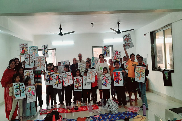 चित्रकला प्रतियोगिता में बच्चों ने दिखाई प्रतिभा